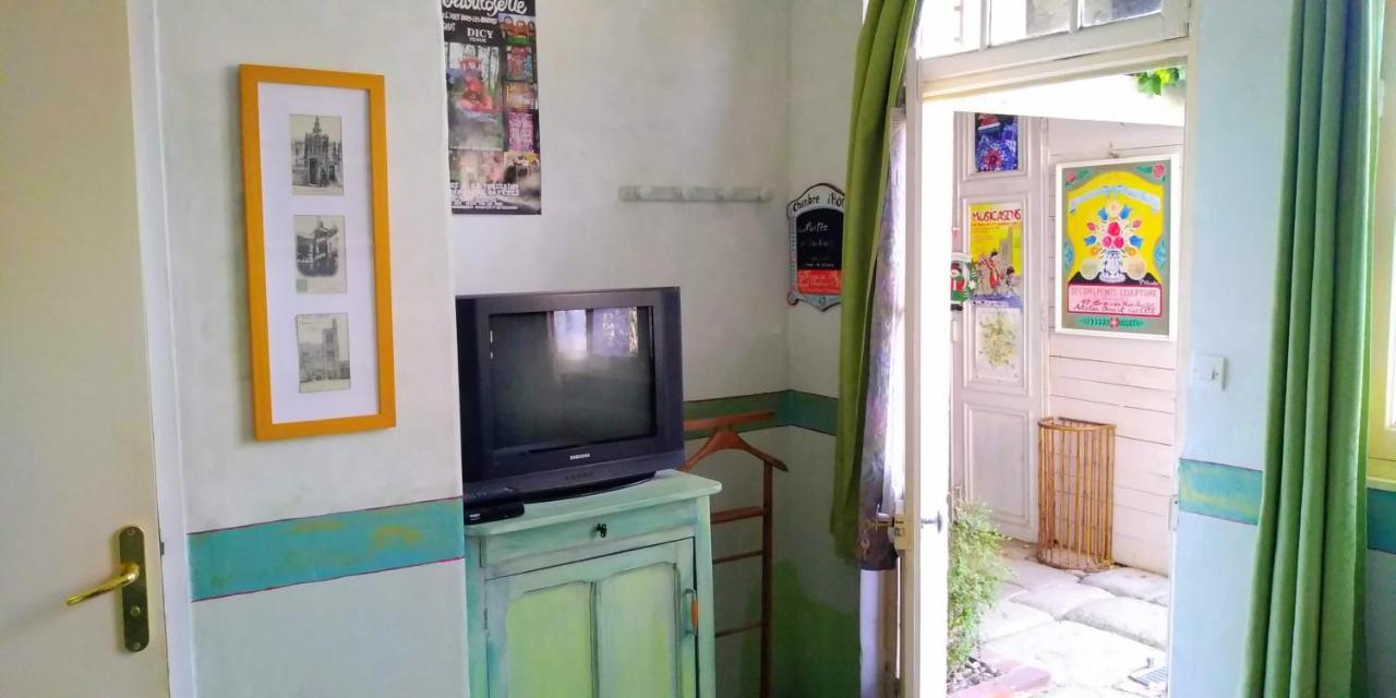 Maillot Ferme De L'Art Rural Et Populaire Bed & Breakfast エクステリア 写真